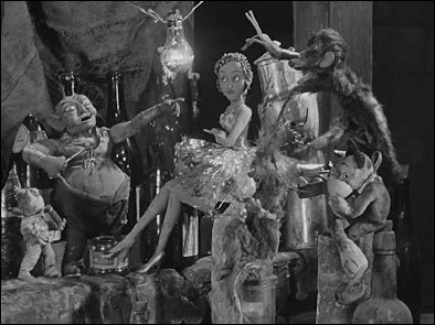 FÉTICHE 33-12 (1933) un film de Ladislas et Irène STAREWITCH - photogramme 3 FÉTICHE 33-12 (1933) un film de Ladislas et Irène STAREWITCH - photogramme 3