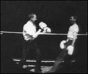 Men Boxing - Photographie